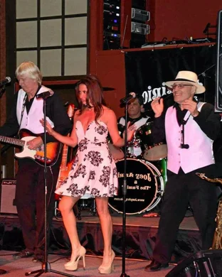That Motown Band Englewood