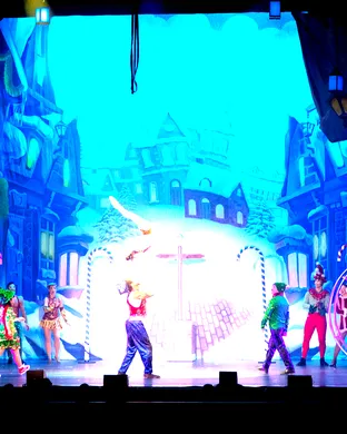 Cirque Dreams Holidaze Newark