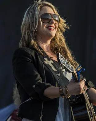 Sunny Sweeney Fairfield
